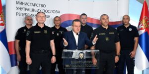 Izvor: Foto Informer-Ministar policije Ivica Dačić