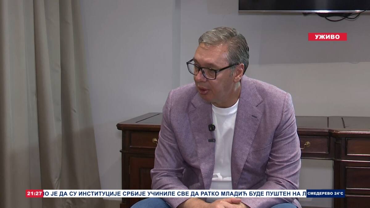 Predsednik Srbije Aleksandar Vučić tokom intervjua za Srpski dnevnik